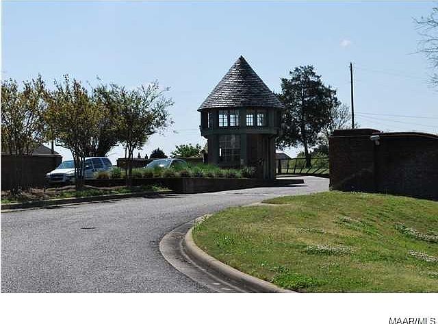 2nd image of 3608 Lockwood Ln