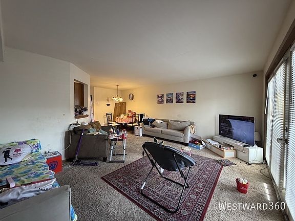 3rd image of 4120 Williamsburg Ct APT 101