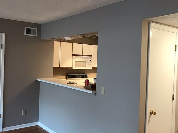 3rd image of 8875 W 106th Ter