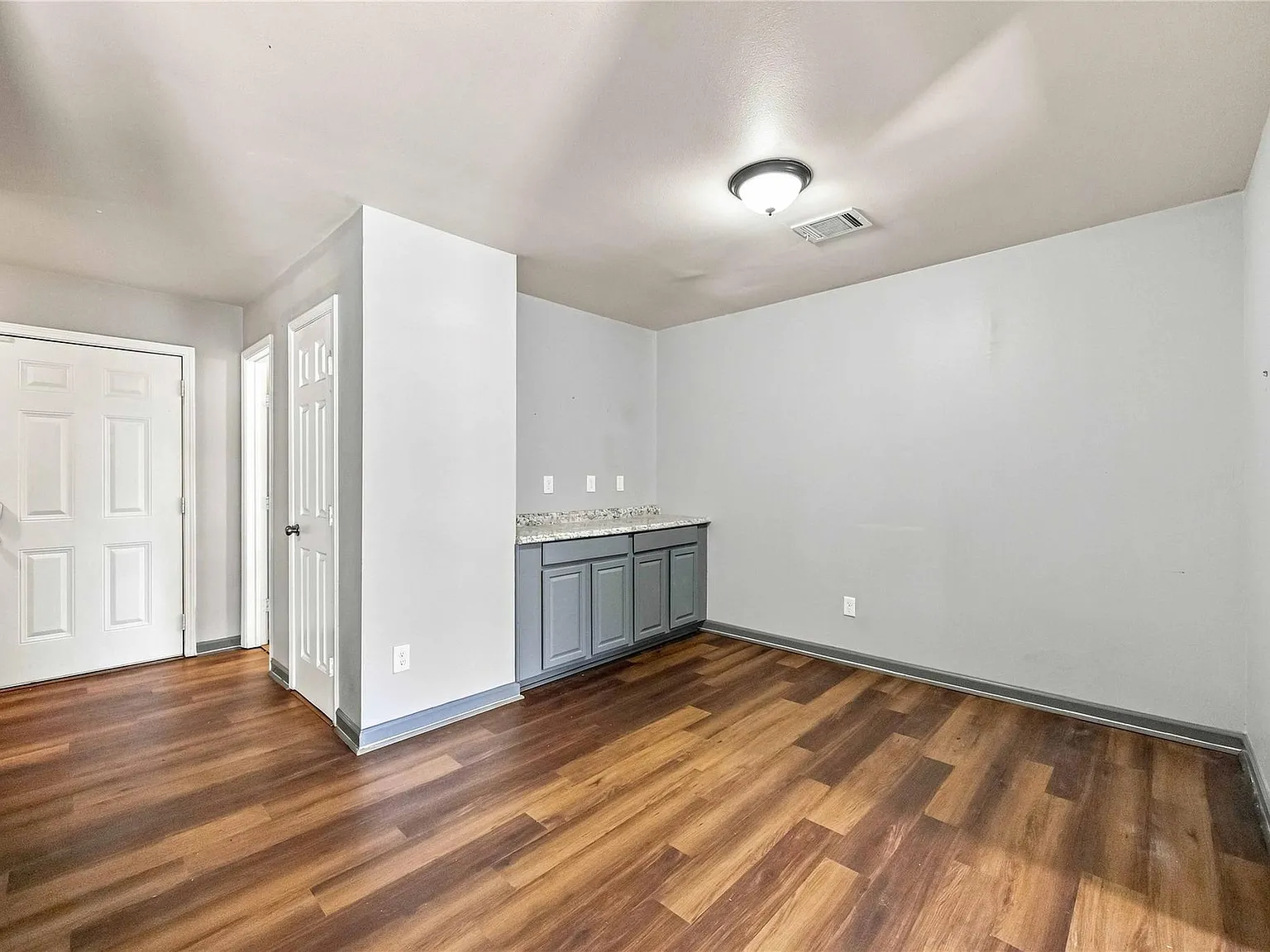 3 bed, 2.5 bath, 1608 sqft, $1,750 — Photo 3
