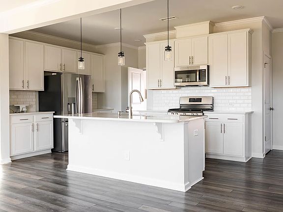 3rd image of 1008 Judaro Ln