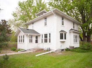 20520 Holyoke Ave, Lakeville, MN 55044