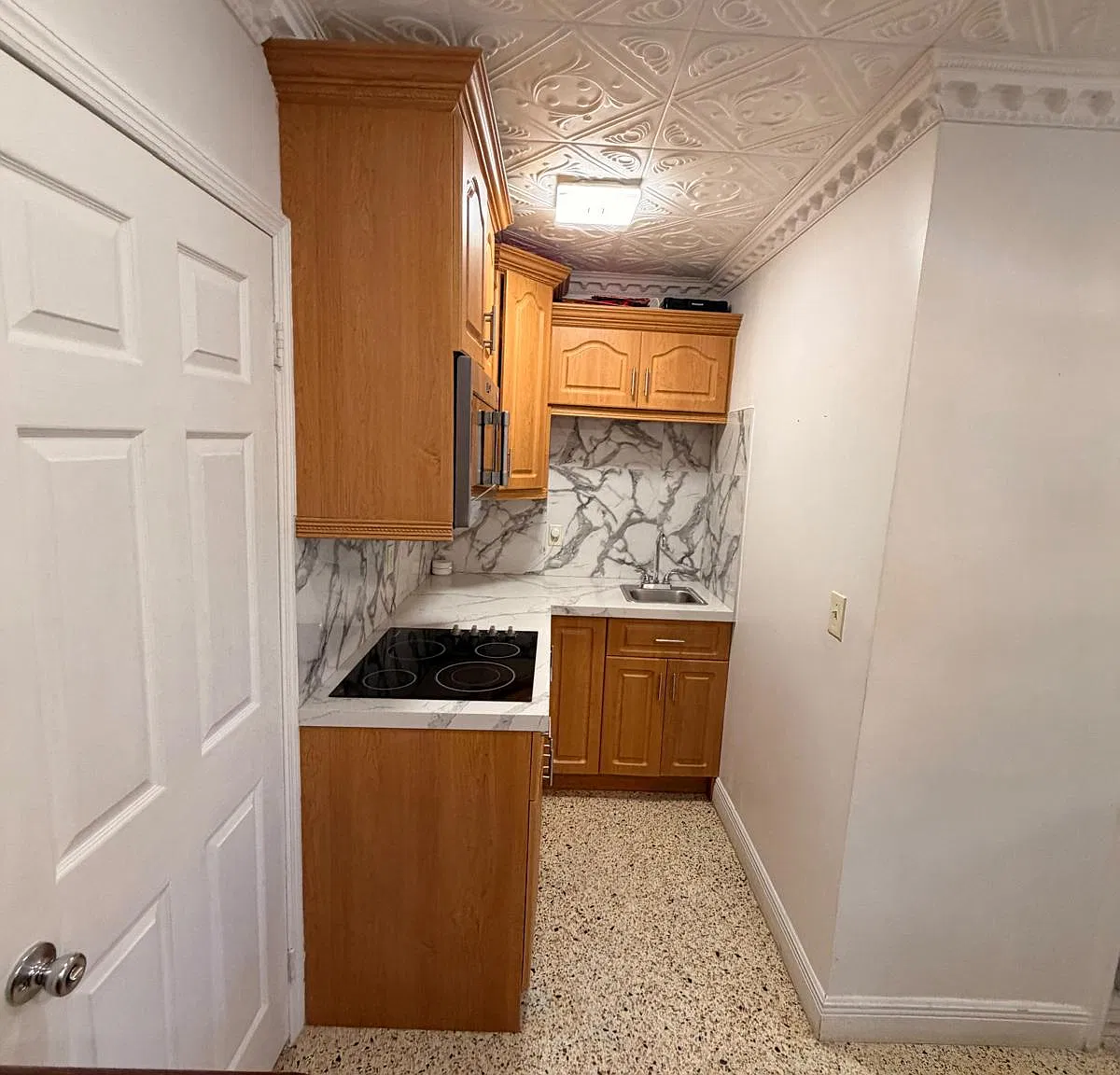 3 bed, 1600 sqft, $4,500 — Photo 2
