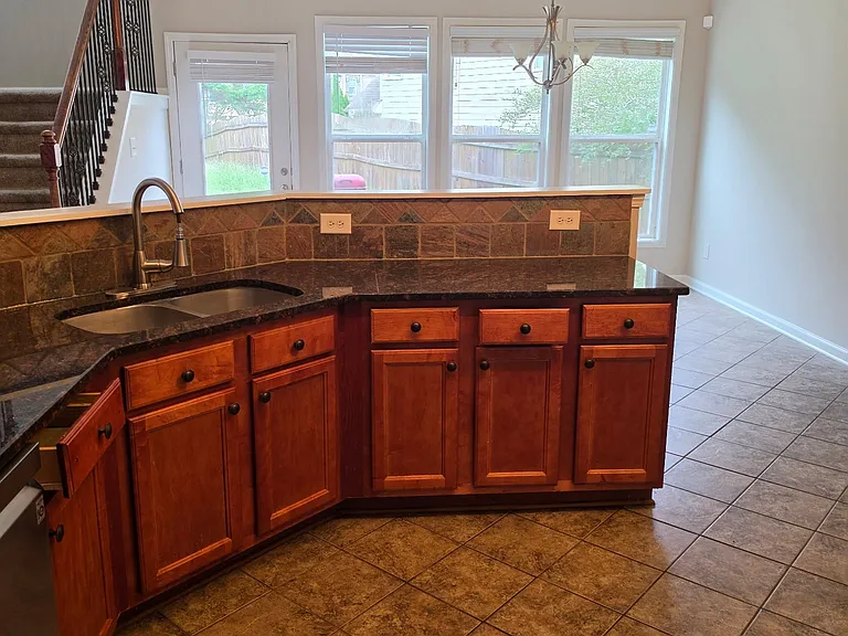 808 Harvest Brook Dr — Photo 8