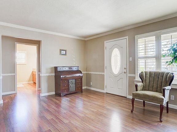 5th image of 557 Jennings Ave