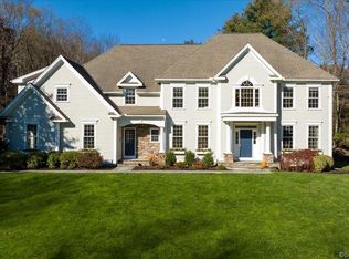 26 Holcomb St, Simsbury, CT 06070