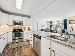 100 Aura Rd APT 410, Clayton, NJ 08312