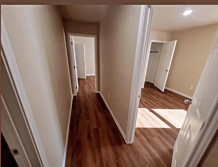 512 Raymond St #B — Photo 18