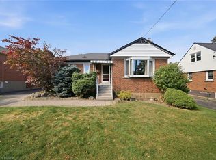 138 W 23rd St, Hamilton, ON L9C 4V7