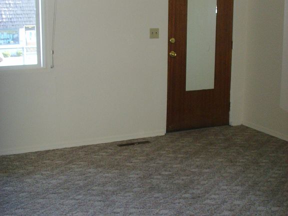2nd image of 1815 W Nob Hill Blvd
