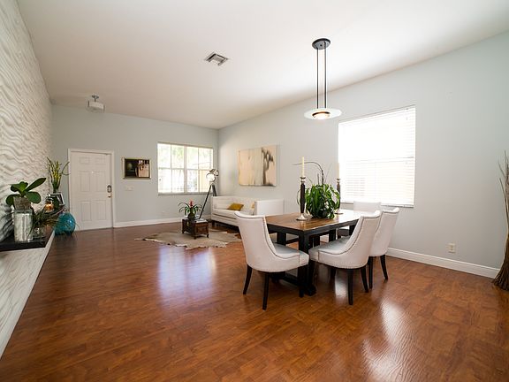 3rd image of 1406 Sandpiper Cir