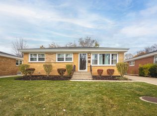 466 Radcliffe Ave, Des Plaines, IL 60016