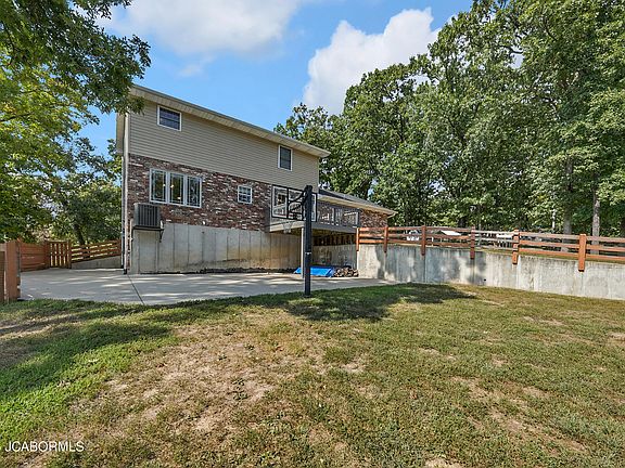 4th image of 128 Don Dr