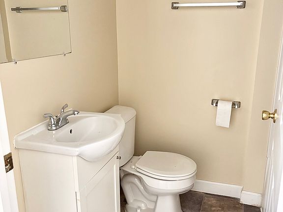 4th image of 1500 Charles St #5