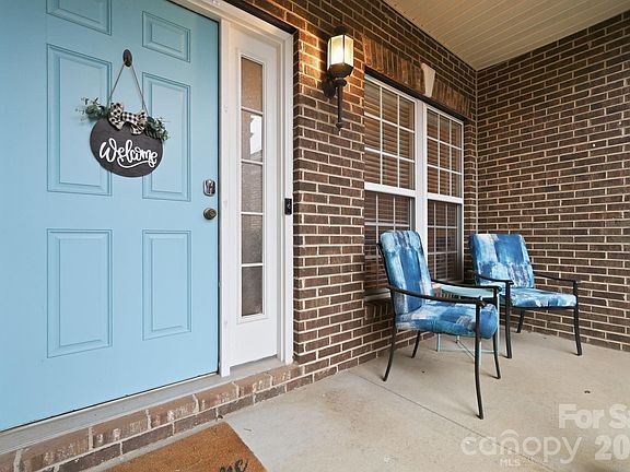 3rd image of 1022 Fountainbrook Dr