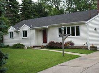 4859 Meadow Ln, Hamburg, NY 14075