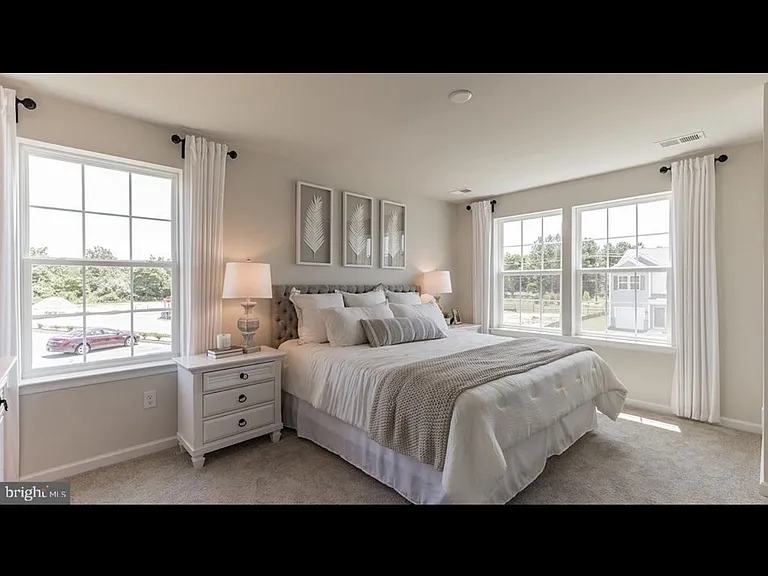 308 Mazzeo Dr — Photo 8