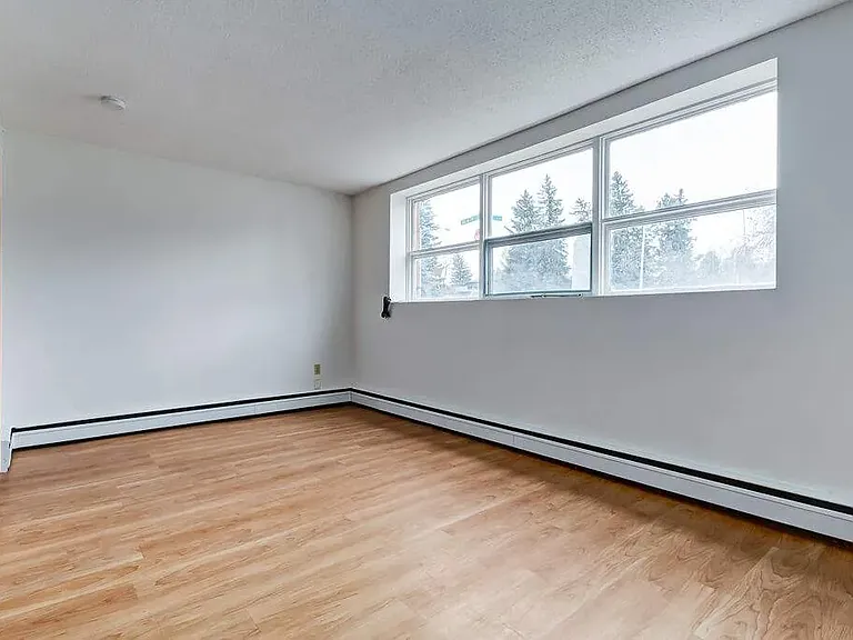 15 Darlington St E #15 — Photo 18