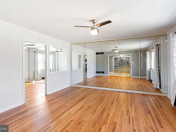 5th image of 10 Raleigh Ct