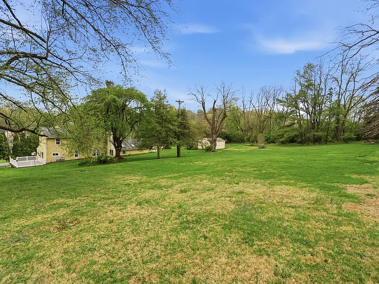 27 Wagner Ln #2 — Photo 20