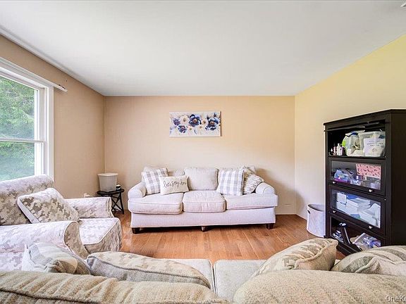 5th image of 46 Harmony Hill Road