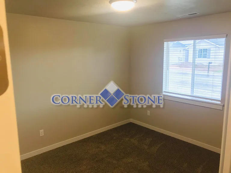 2842 W Everest St — Photo 15