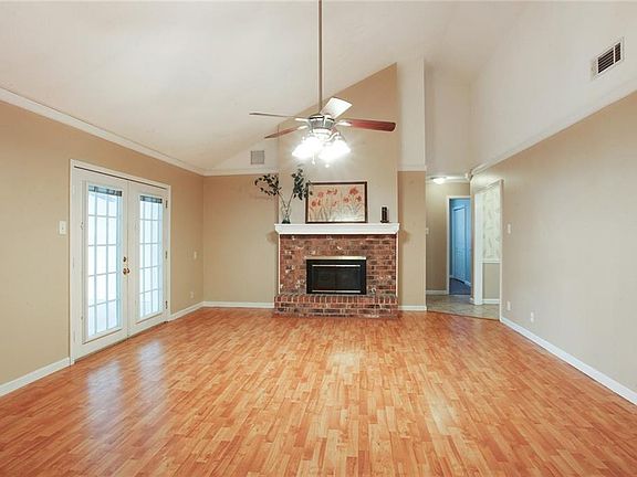 4th image of 4554 Highland Dr