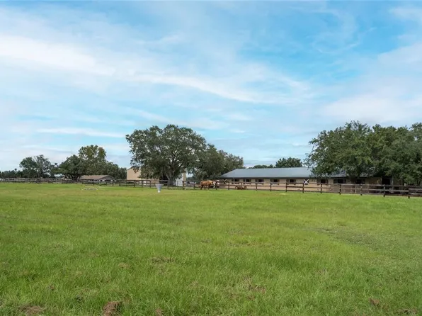 4951 SE 212th Ct, Morriston, FL 32668