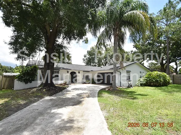 3827 Frostwood Ct, Land O Lakes, FL 34639