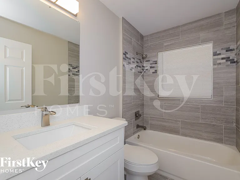 429 Hanging Moss Rd — Photo 12
