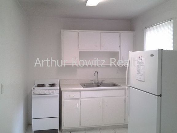 2nd image of 416 Lafayette St APT A