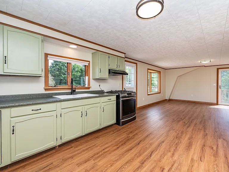 843A Goodwin Rd #A — Photo 3