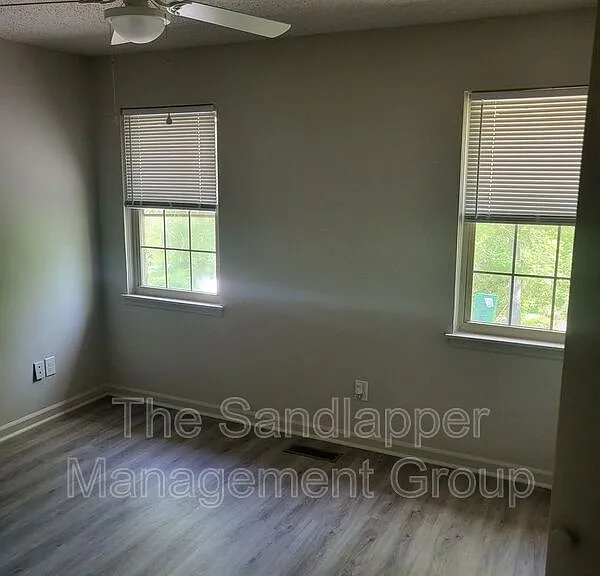 126 Langley Dr #B — Photo 14