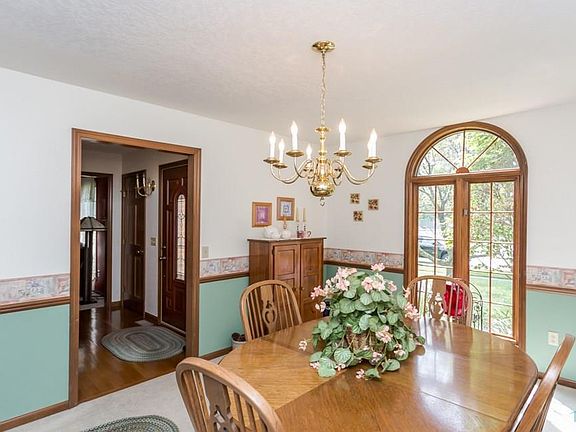 5th image of 26836 Dogwood Ln