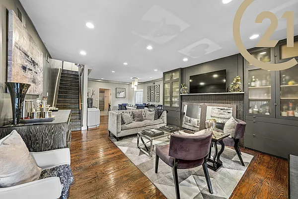Sold by Century 21 Melanie Kishk Realty | media 23