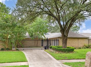 1706 Cherry Bend Dr, Houston, TX 77077