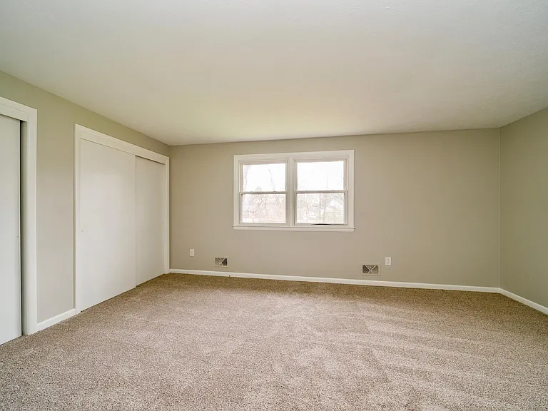 Big Master Bedroom with 2 Closets and Brand New Rug