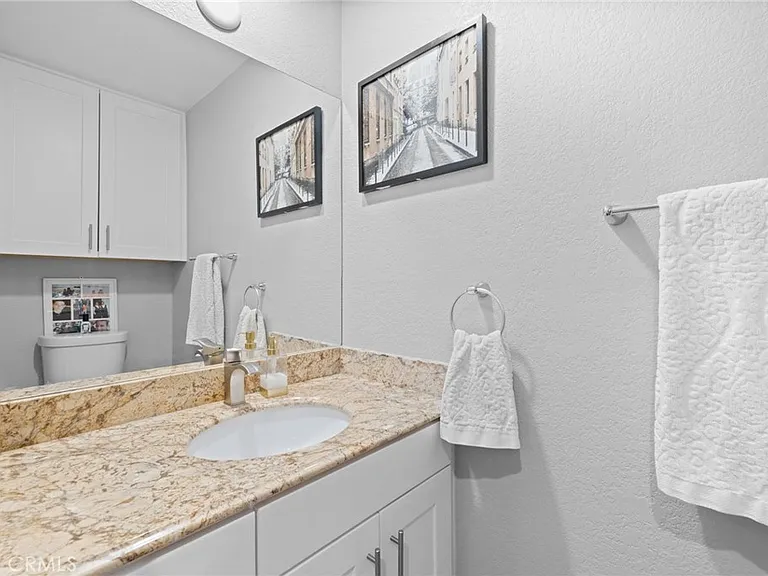 545 E Cypress Ave #F — Photo 14