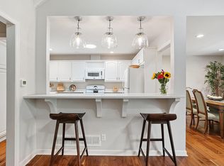 2110 W Raleigh Ct, Mequon, WI 53092