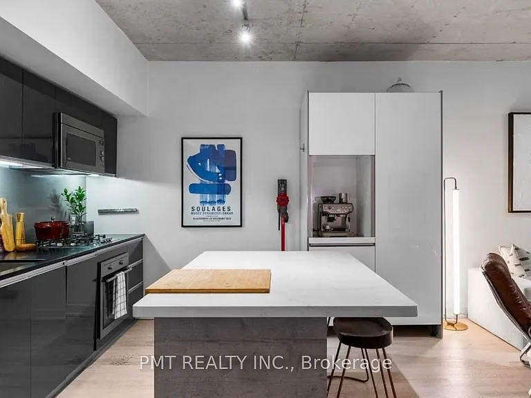 20 Gladstone Ave #201 — Photo 8