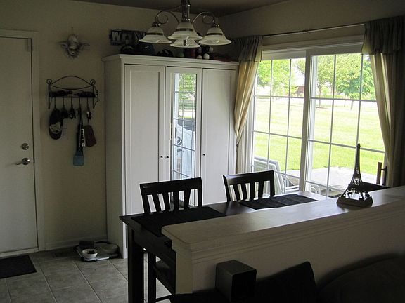 4th image of 24700 George Washington Dr #910
