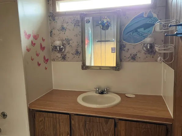 3415 Hayes Ave, Cheyenne, WY 82001