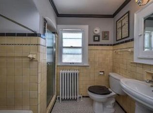 2036 Ludington Ave, Wauwatosa, WI 53226