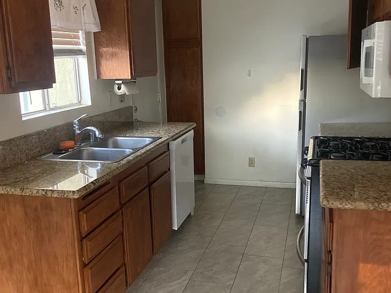 Blueflax Ave — Photo 11