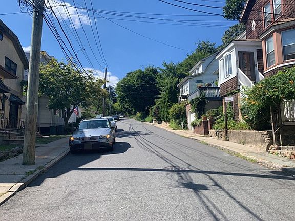4th image of 206 Hillside Ave