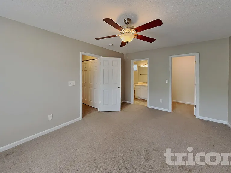 223 Pebblestone Dr — Photo 7