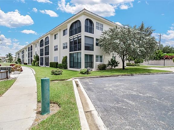 4th image of 49 High Point Cir S APT 102