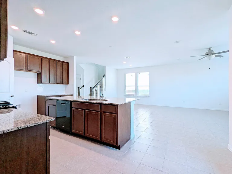 221 Sand Lily Ln — Photo 37