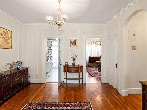 3rd image of 325 Tappan St APT 6
