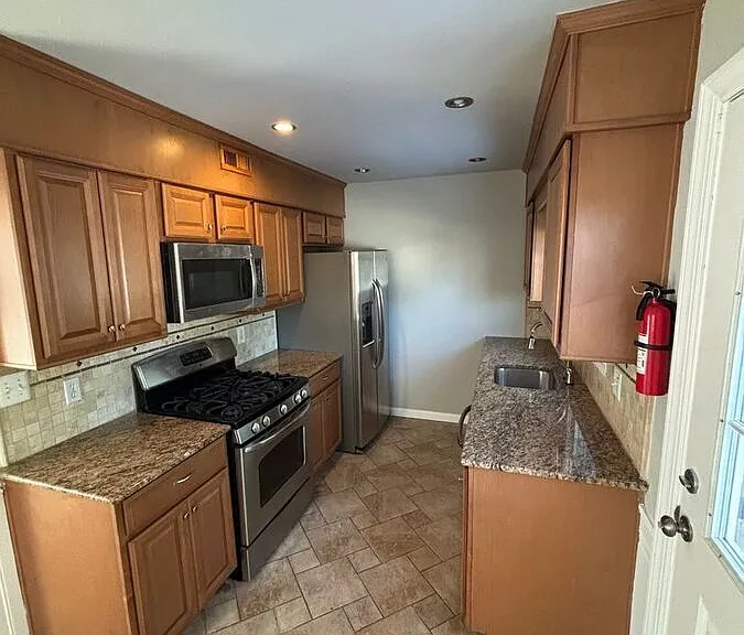808 Templecliff Rd — Photo 29